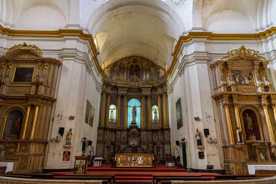 Argentina - Buenos Aires 091 - San Telmo - iglesia Nuestra Señora de Belén.jpg